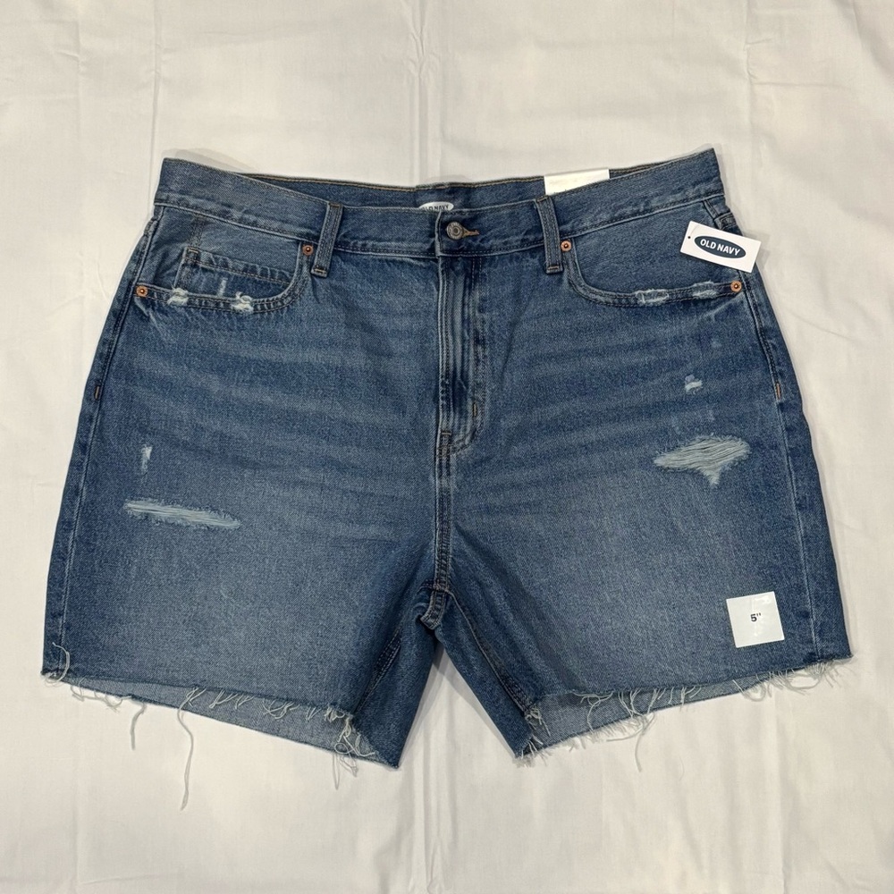 Old Navy High Waisted Slouchy Straight Distressed Denim Jean Shorts Size 16 NWT